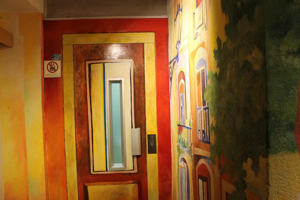 Apartaments Ciutat Vella Barcelona Exterior foto